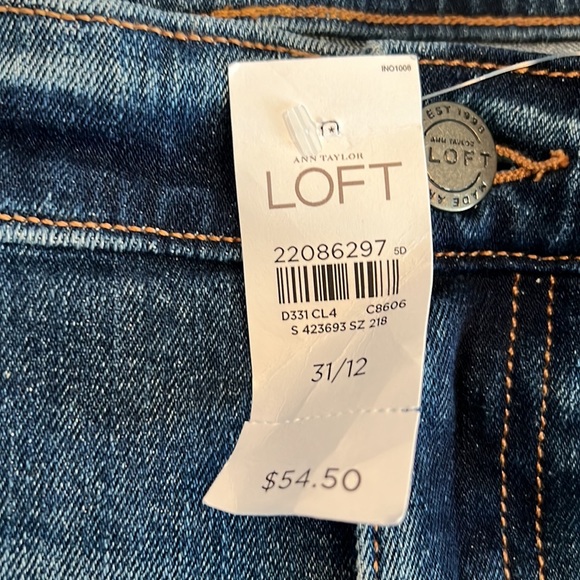 NWT LOFT Denim shorts - Picture 2 of 6